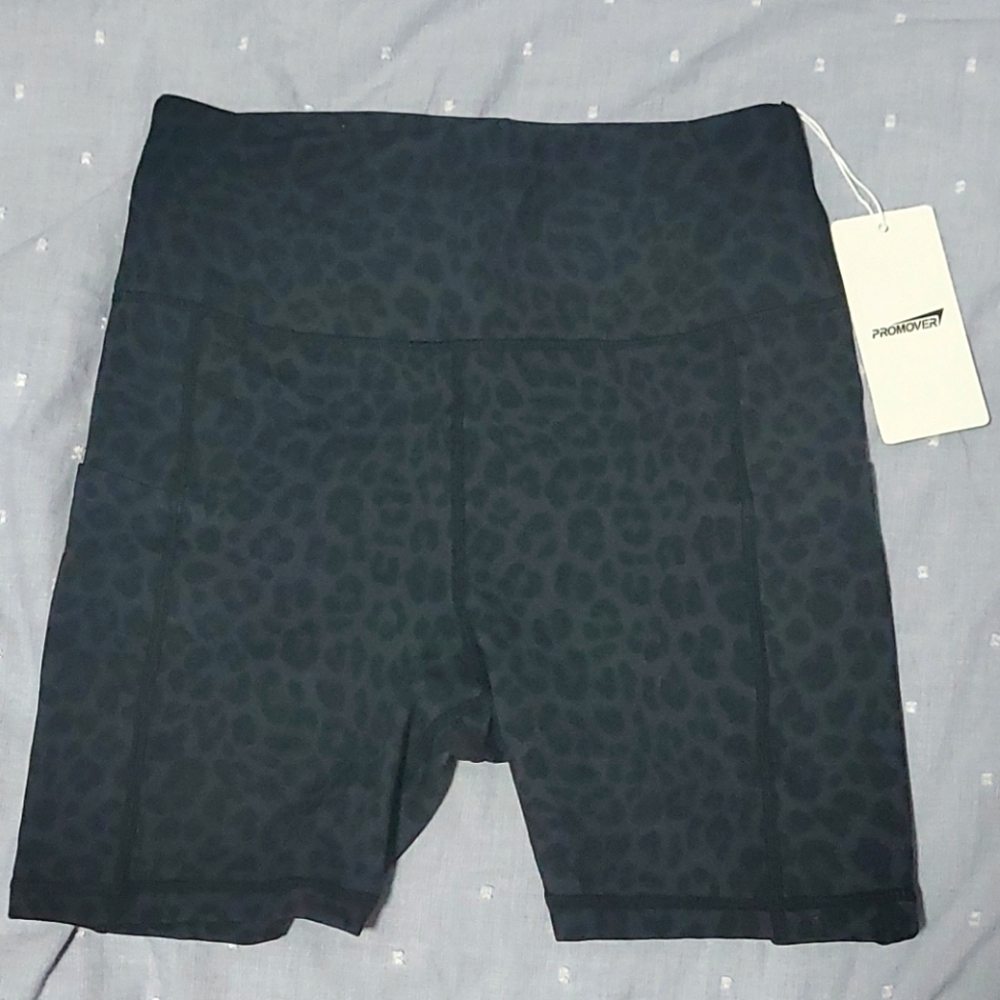 ♡NWT♡ High Waist Shorts with pockets